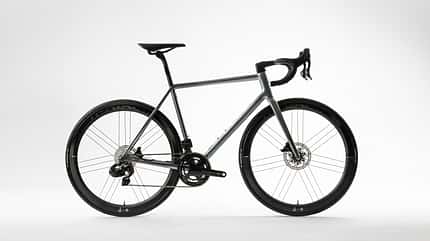 Das neue Colnago Steelnovo Rennrad aus Stahl.