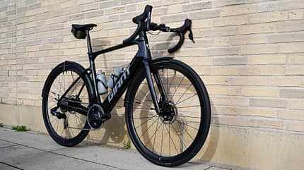Giant Advanced Defy+ Elite 1,schräge Ansicht,E-Rennrad Giant Advanced Defy+ Elite 1,schräge Ansicht,E-Rennrad