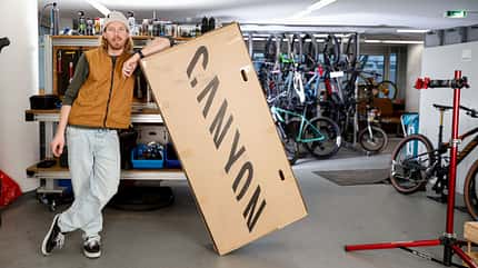 Unboxing Versenderbike Canyon Werkstatt