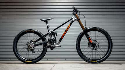 Pivit Phoenix Downhill Mountainbike Pivit Phoenix Downhill Mountainbike