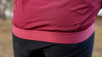Maap Flow Insulated Jacket,Test,Bündchen am unteren Rücken Maap Flow Insulated Jacket,Test,Bündchen am unteren Rücken