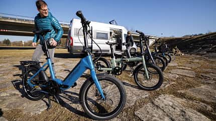 Die besten Klappräder mit Motor im Test 2025!