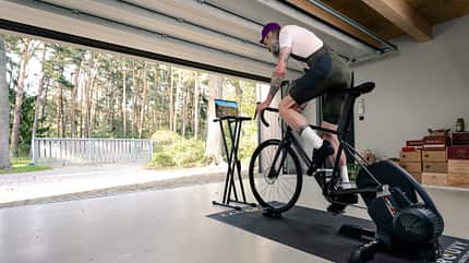 Rouvy,Life Time,Garage,Gravelrennen Rouvy,Life Time,Garage,Gravelrennen