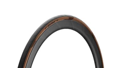 Pirelli P Zero Race RS Clincher im Classic-Look mit brauner Reifenflanke Pirelli P Zero Race RS Clincher im Classic-Look mit brauner Reifenflanke