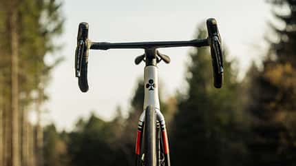 posted (Meta) Neues Rennrad für den Weltmeister: Das neue V5Rs von Colnago.