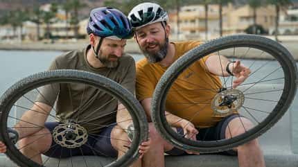 Gravelbike Laufradtest Alu vs. Carbon Gravelbike Laufradtest Alu vs. Carbon