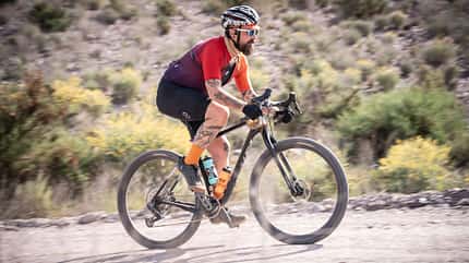 Gravelbike Magazin Salsa Cutthroat Fahrbild Gravelbike Magazin Salsa Cutthroat Fahrbild