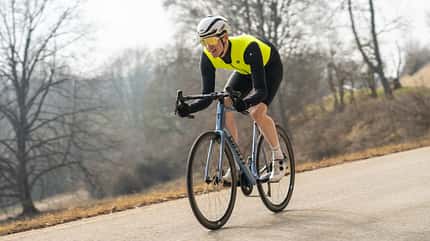 Giant,Auf einen 1000er,Test,Rennrad,von rechts kommend Giant,Auf einen 1000er,Test,Rennrad,von rechts kommend