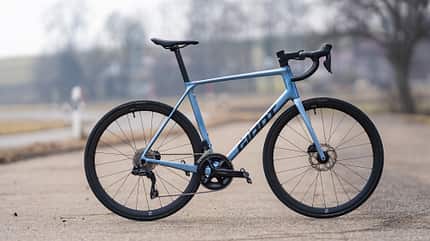 Giant,Auf einen 1000er,Test,Rennrad,Seitenansicht Giant,Auf einen 1000er,Test,Rennrad,Seitenansicht