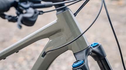 Dennis Stratmann MOUNTAINBIKE hat dem neuen Spectral AL 6 von Canyon in Finale Ligure auf den Zahn gefühlt! Hier liest du unseren ausführlichen Einzeltest.