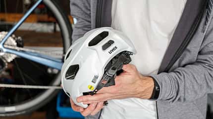 Werkstatt,Sturzschäden zu Hause beheben,Rennrad,Helm