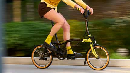Brompton x Tour de France,Sondermodelle,Faltrad,Action,schwarz-gelb Brompton x Tour de France,Sondermodelle,Faltrad,Action,schwarz-gelb