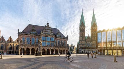 Fahrradfahren auf dem Land vs. in der Stadt Fahrradfahren auf dem Land vs. in der Stadt