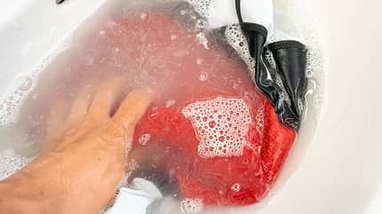 Fynn,Waschmittel,Sportkleidung,Wasser,waschen der Radklamotten Fynn,Waschmittel,Sportkleidung,Wasser,waschen der Radklamotten