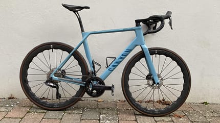 Canyon Endurace CF SLX mit Fulcrum Sharq-Laufrädern