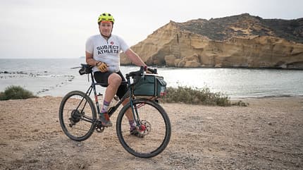 Hahn Rossman und sein Red Menace Gravelbike Hahn Rossman und sein Red Menace Gravelbike