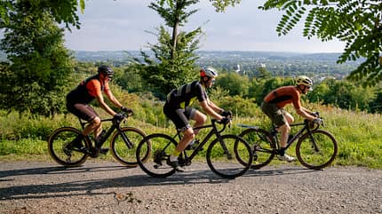 Aktuelle Gravelbikes im Test: Cervélo, Standert und Bombtrack Aktuelle Gravelbikes im Test: Cervélo, Standert und Bombtrack