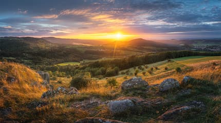 Simmelsberg in der hessischen Rhön im Sonnenuntergang