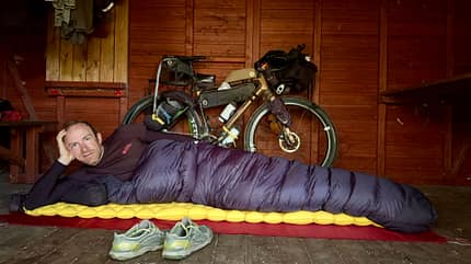 Markus Weinberg European Connection Trail mit dem Gravelbike im Shelter