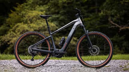 Das Focus Jarifa² ist ein E-Hardtail für erste Trailkilometer und ausgedehnte Touren.