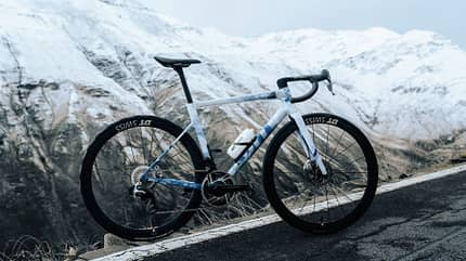 BMC Teammachine SLR 01 mit den neuen DT Swiss ARC 1100 38 CS BMC Teammachine SLR 01 mit den neuen DT Swiss ARC 1100 38 CS