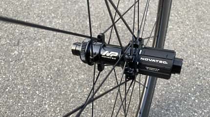 Hinterradnabe der Novatec R5 Pro Disc-Laufräder Hinterradnabe der Novatec R5 Pro Disc-Laufräder