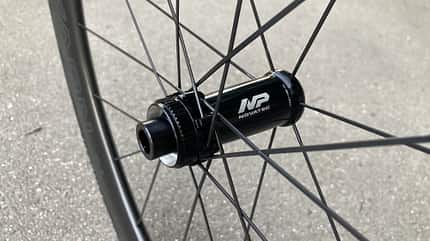 Vorderradnabe der Novatec R5 Pro Disc-Laufräder Vorderradnabe der Novatec R5 Pro Disc-Laufräder