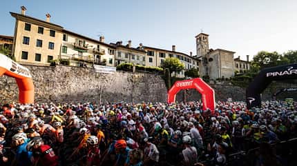 Startaufstellung beim Sportful Dolomiti Race Startaufstellung beim Sportful Dolomiti Race