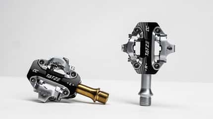 Das Tatze DC gibt es sowohl mit Stahl- als auch mit Aluminiumachse. Das Tatze DC gibt es sowohl mit Stahl- als auch mit Aluminiumachse.