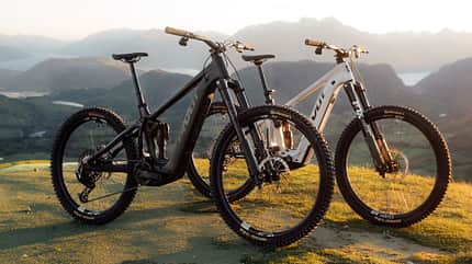 Das Shuttle LT gibt es in drei Ausstattungsvarianten und zwei Farboptionen.