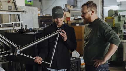 Aluminiumrahmen von Standert mit Maxe Faschina Aluminiumrahmen von Standert mit Maxe Faschina