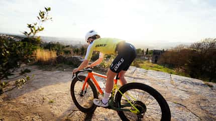 Q36.5 Women's Off Road Racing Expidition,Gravel Race,Radbekleidung,Abfahrt im Sonnenschein