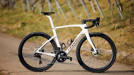 Pinarello F7 Ultegra Di2,Rennrad,ROADBIKE Test,Seitenansicht Pinarello F7 Ultegra Di2,Rennrad,ROADBIKE Test,Seitenansicht