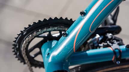 Unter dem Unterrohr des 8Bar Kronprinz V4 finden sich Anschraubpunkte für einen dritten Flaschenhalter.