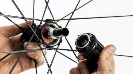 Wie bisher kann man bei den Leeze-Naben den Freilauf unkompliziert und schnell tauschen.