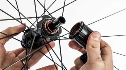 DT Swiss 240-Nabe mit EXP-Zahnscheibenfreilauf DT Swiss 240-Nabe mit EXP-Zahnscheibenfreilauf