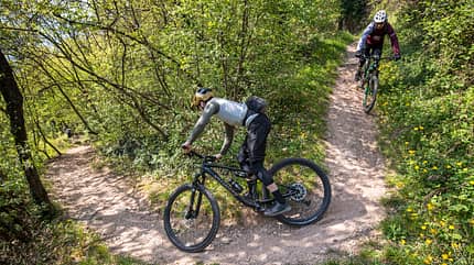 Südtirol,Bike Events,schmaler Trail,Kurvenfahrt