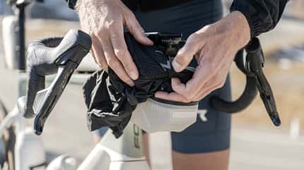Cyclite Nano,Bikepackingtaschen,Rennrad,Windjacke in Handlebar packen,Action Cyclite Nano,Bikepackingtaschen,Rennrad,Windjacke in Handlebar packen,Action