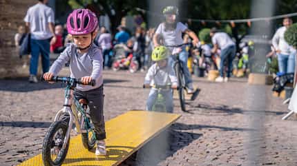Bike, Bikefesta, Event, Evento, Fahrrad, Rad, Veranstaltung, event, City, Clock Tower, Grass, Handbag, Metropolis, Person, Plant, Spire, Tower, Urban
