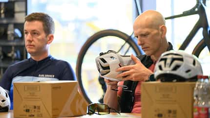 Rennrad Helm Lazer Sphere Kineticore 