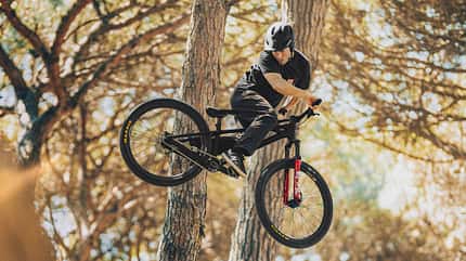 Für 2027 bringt Mondraker zwei neue Gravity-Bikes.