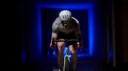 uvex,24-25,Bike & Eyewear,Image uvex,Rennradhelme,blauer Rahmen