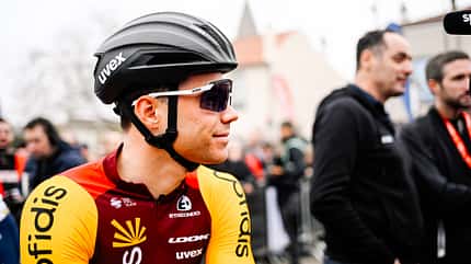 ultimate,cofidis,uvex,uvx uvex_ultimate_surge_carbon_MIPS_Cofidis