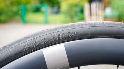 Pirelli P Zero Race TLR RS,Rennradreifen,Größenangabe auf der Flanke Pirelli P Zero Race TLR RS,Rennradreifen,Größenangabe auf der Flanke