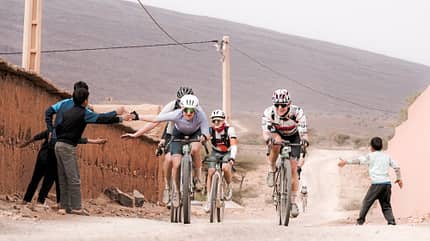 Sahara Gravel Race,Gravel-Event,Wüste,Reportage,Kinder im Dorf Sahara Gravel Race,Gravel-Event,Wüste,Reportage,Kinder im Dorf