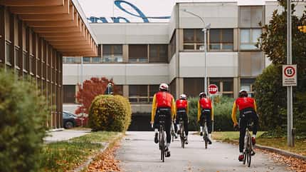 Cofidis-Radprofis am Firmensitz von Campagnolo Cofidis-Radprofis am Firmensitz von Campagnolo