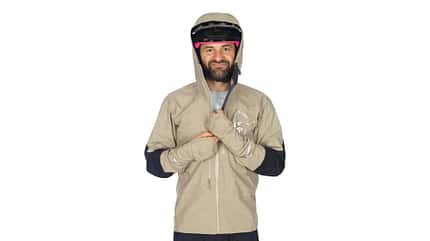 12 Regenjacken im Test Mountainbike 2026 Norrona Men's Fjora Gore-Tex Pro Jacket
12 Regenjacken im Test Mountainbike 2026 Norrona Men's Fjora Gore-Tex Pro Jacket
