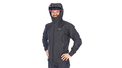 12 Regenjacken im Test Mountainbike 2026 Arcteryx Beta SL Jacket M
12 Regenjacken im Test Mountainbike 2026 Arcteryx Beta SL Jacket M