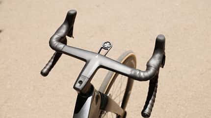 Integriertes Aero-Cockpit des Argon 18 von oben Integriertes Aero-Cockpit des Argon 18 von oben