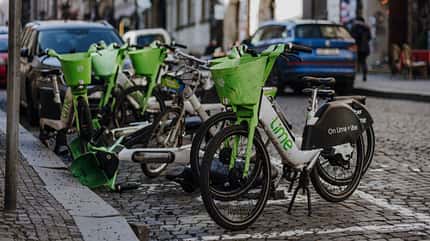 Grüne Lime-E-Bikes Grüne Lime-E-Bikes